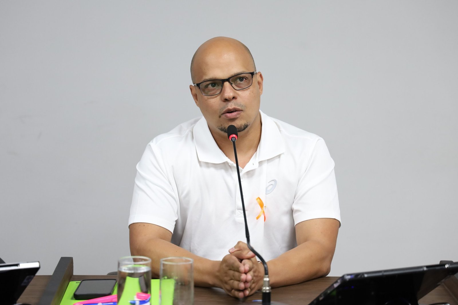 Renan de Angelo pede informações sobre protocolo de tratamento com antibiótico injetável para crianças