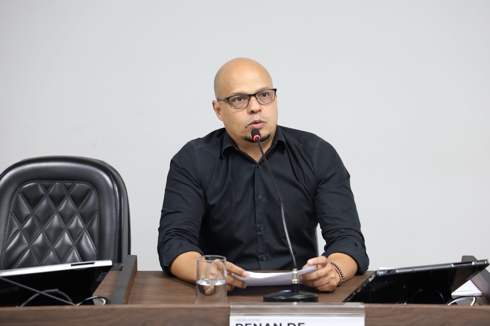 Renan de Angelo pede informações sobre esporte adaptado para pessoas com deficiência