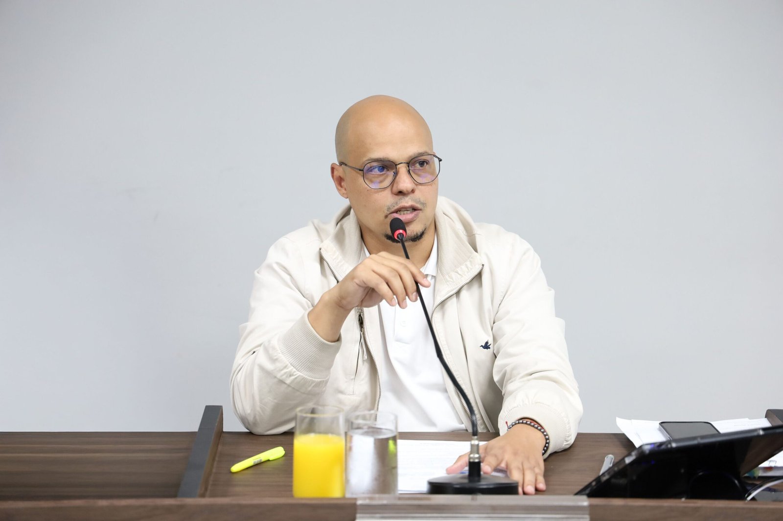 Renan de Angelo propõe estudo para ampliar uso de pisos permeáveis em obras públicas de Americana