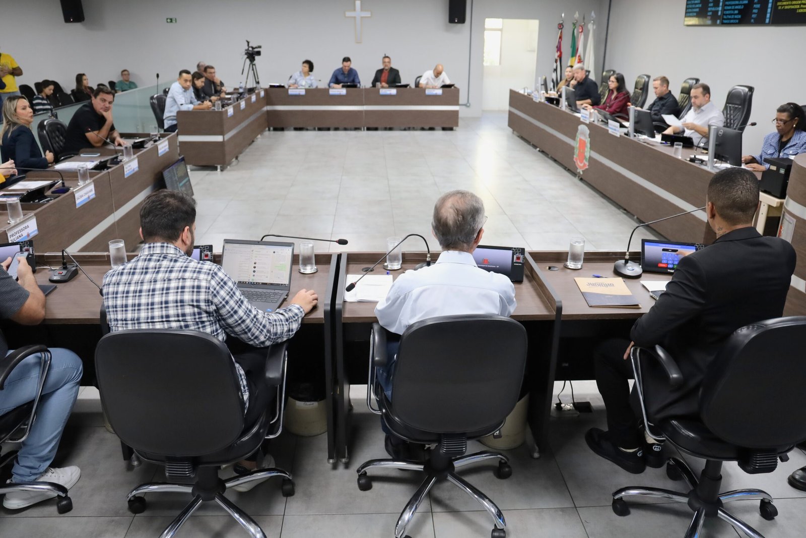 Vereadores aprovam novas diretrizes para instalação de infraestruturas de telecomunicações