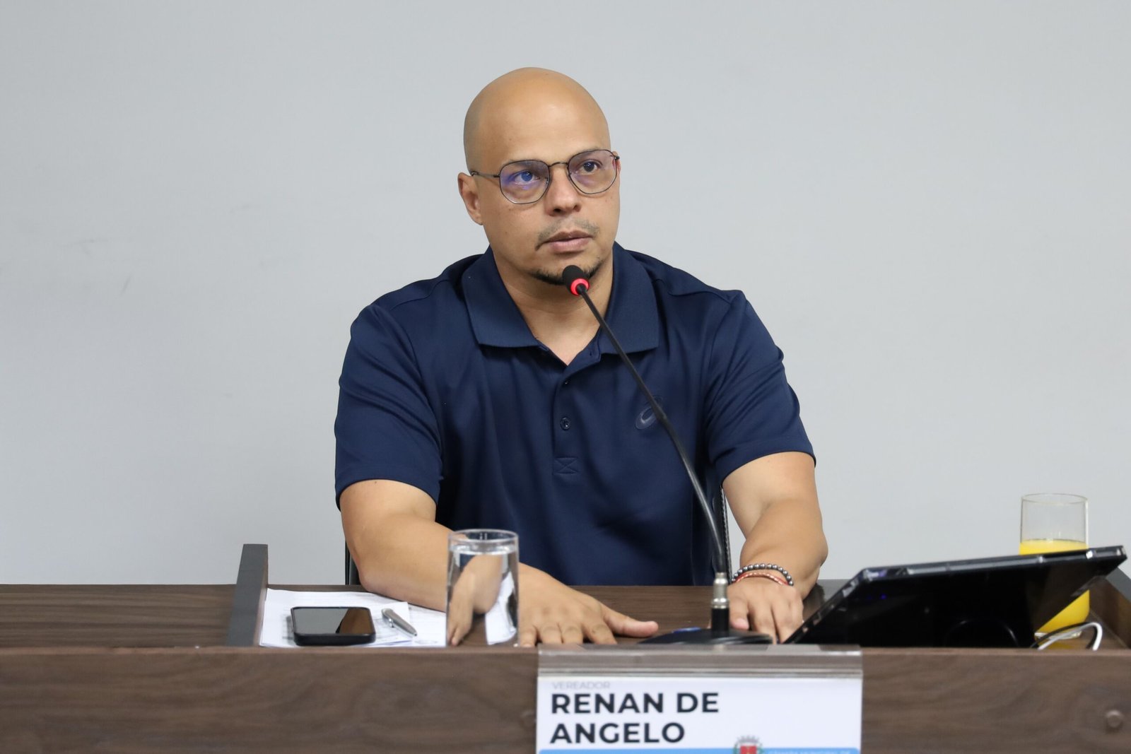Renan de Angelo pede informações sobre implantação de pontos de apoio destinados a entregadores que utilizam motocicletas