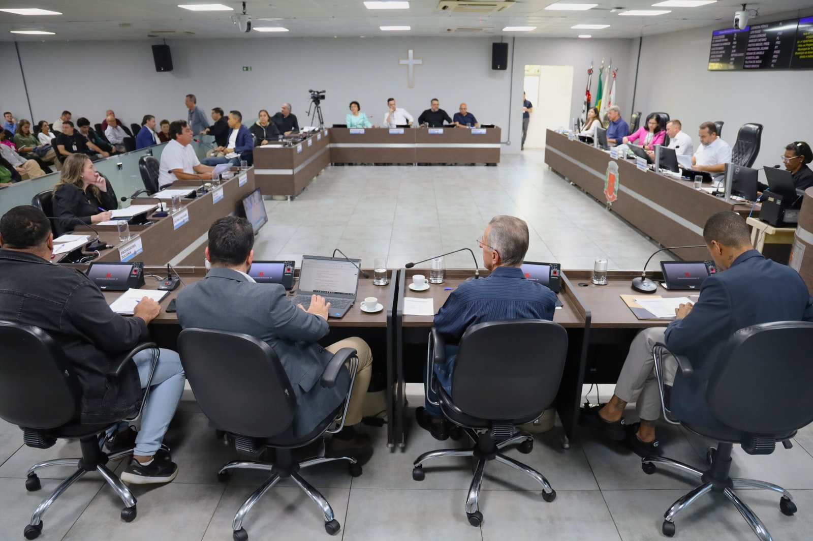 Vereadores aprovam 52 proposituras durante sessão ordinária desta terça-feira (11)
