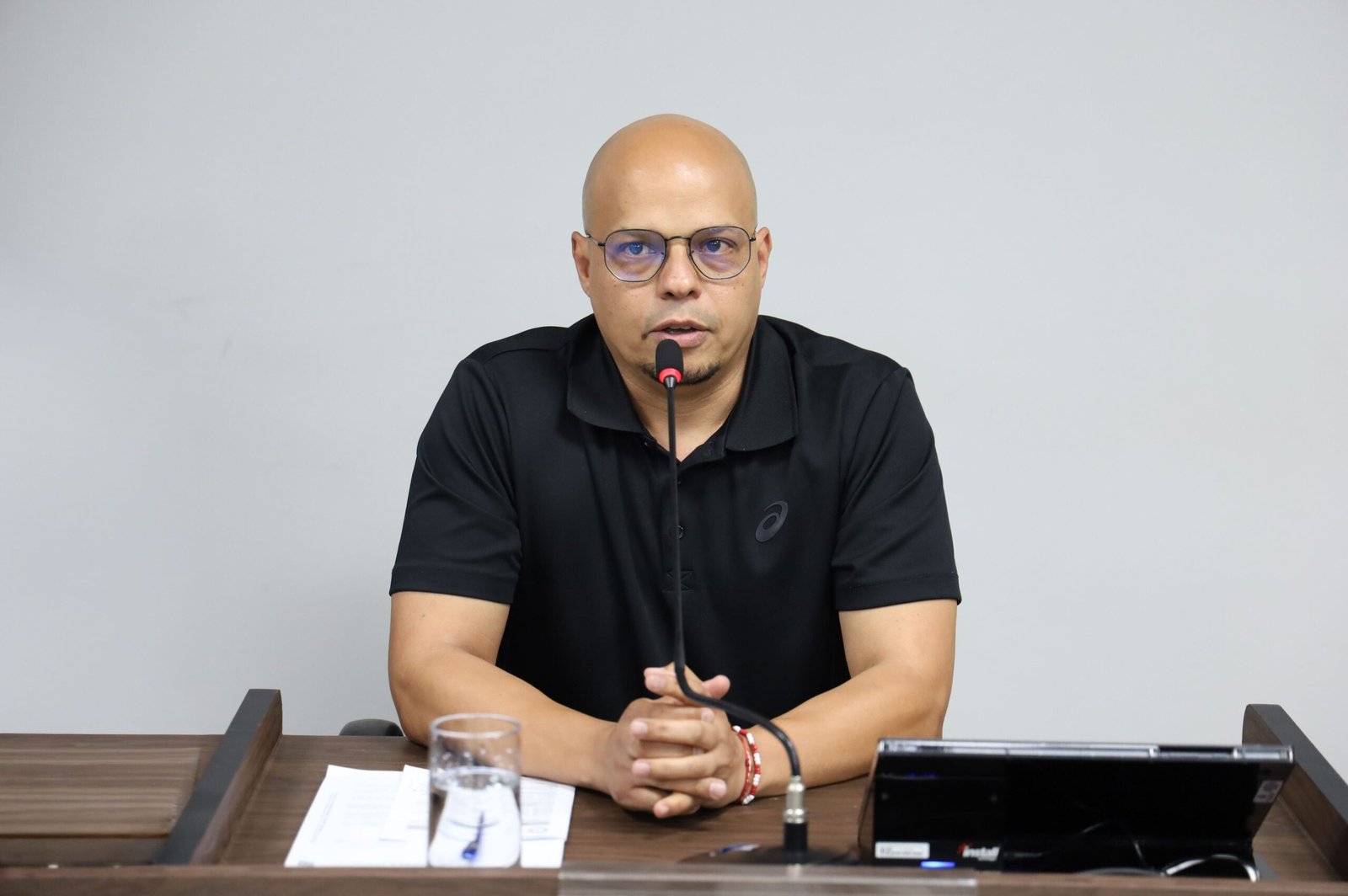 Renan de Angelo pede informações sobre manutenção de vias em região de divisa municipal