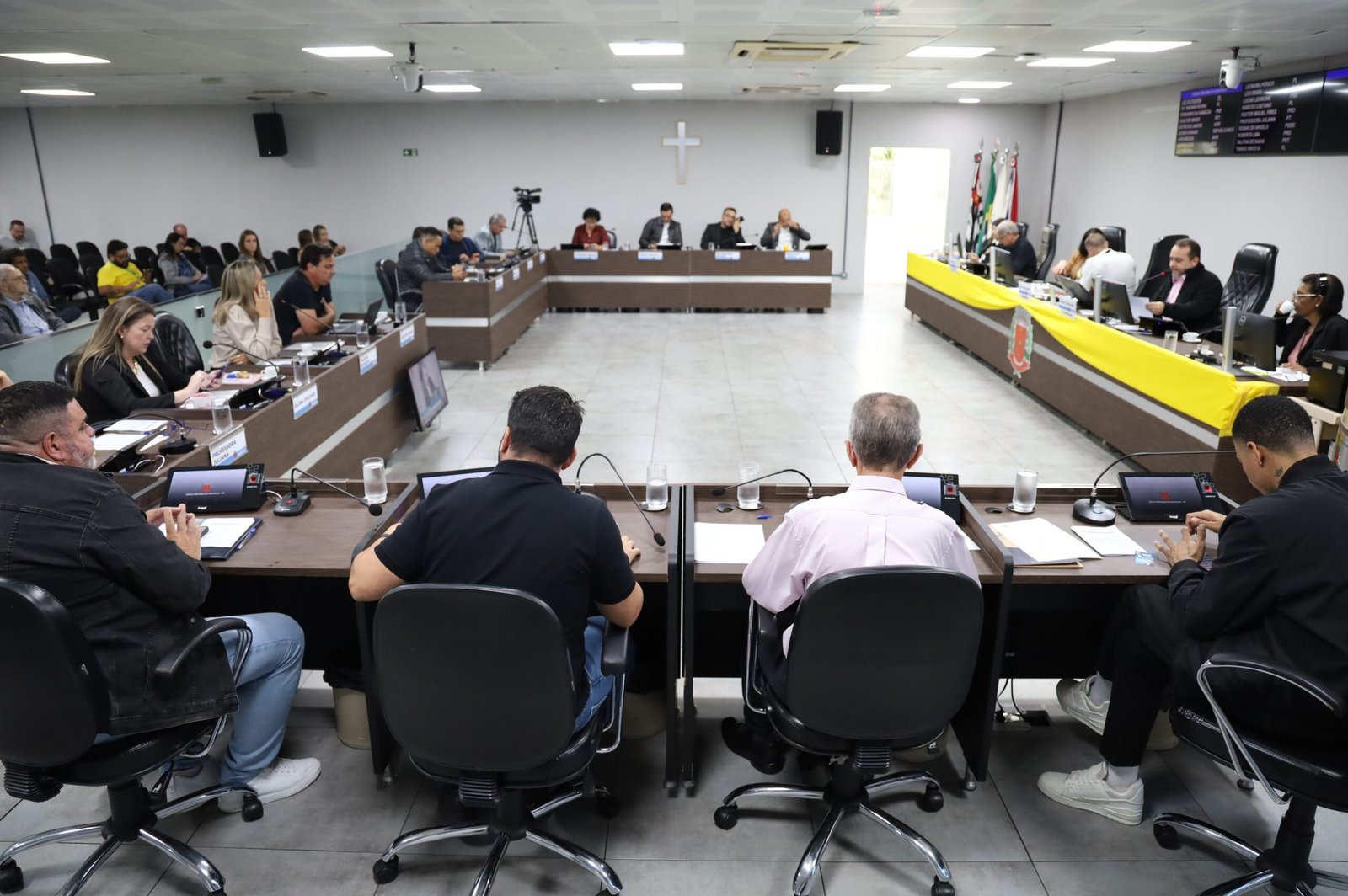 Vereadores aprovam 37 proposituras durante sessão ordinária desta terça-feira (15)