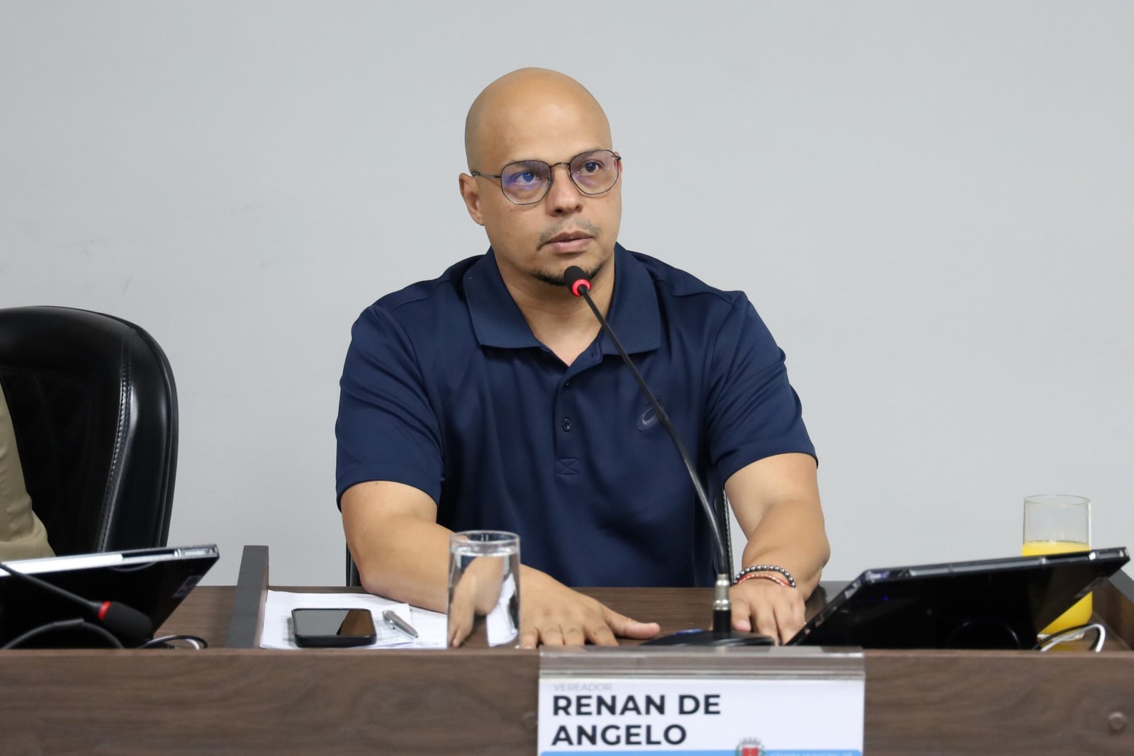 Renan de Angelo pede informações sobre possível caso de despejo irregular de efluentes no Ribeirão Quilombo