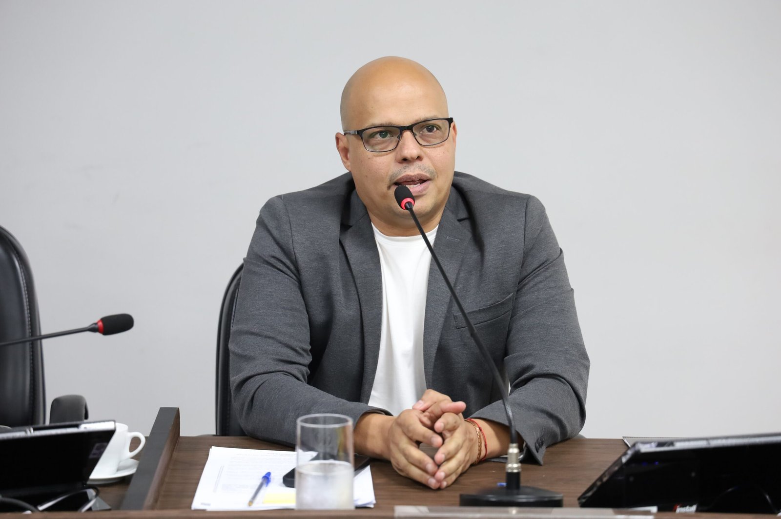 Renan de Angelo pede informações sobre possibilidade de destinação de área para ponto de apoio a motofretistas