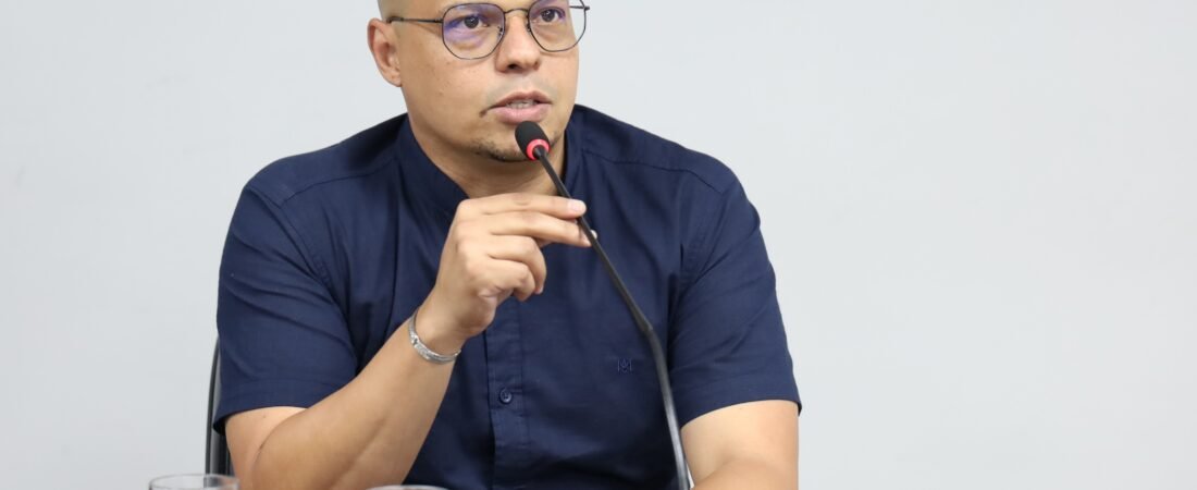 Renan de Angelo solicita execução de operação tapa-buracos na Avenida da Música